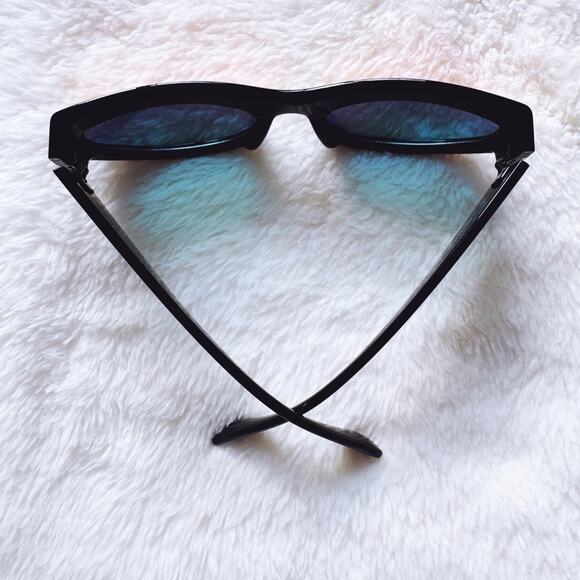 Faye Mirrored Red with Black Rim Sunglasses - Picture 12 of 14